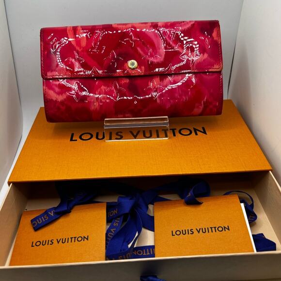 GUC Louis Vuitton Pink Floral Vernis Wallet - Picture 1 of 8